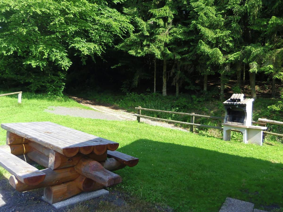 Cosy Holiday Home With Garden In Walscheid Luaran gambar